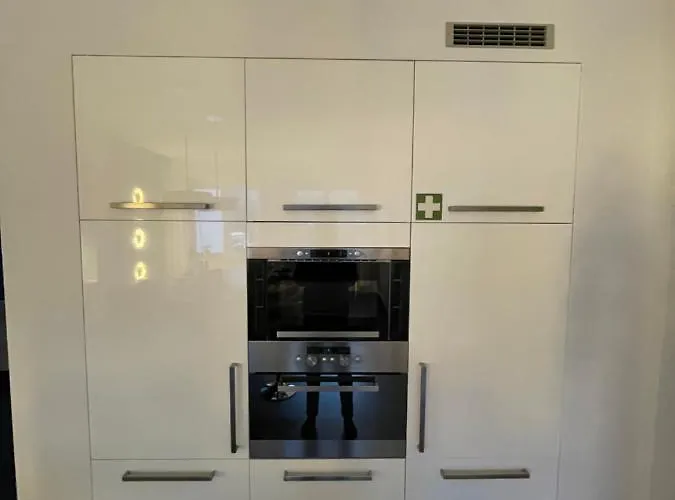 Truretreats Design Loft Fuer 8 Personen I Riesige Kueche I Echarger I 65z Smarttv I 150qm Hamburg
